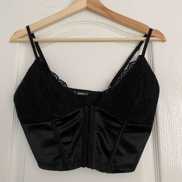 Black crop top - Picture 1 of 1